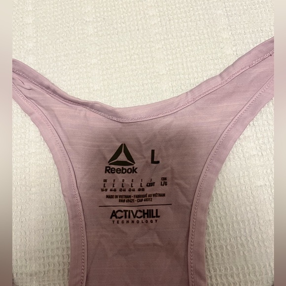 Reebok run top - Picture 2 of 2